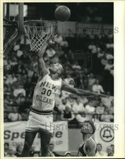 1990 Press Photo University of New Orleans and Tulane play college basketball