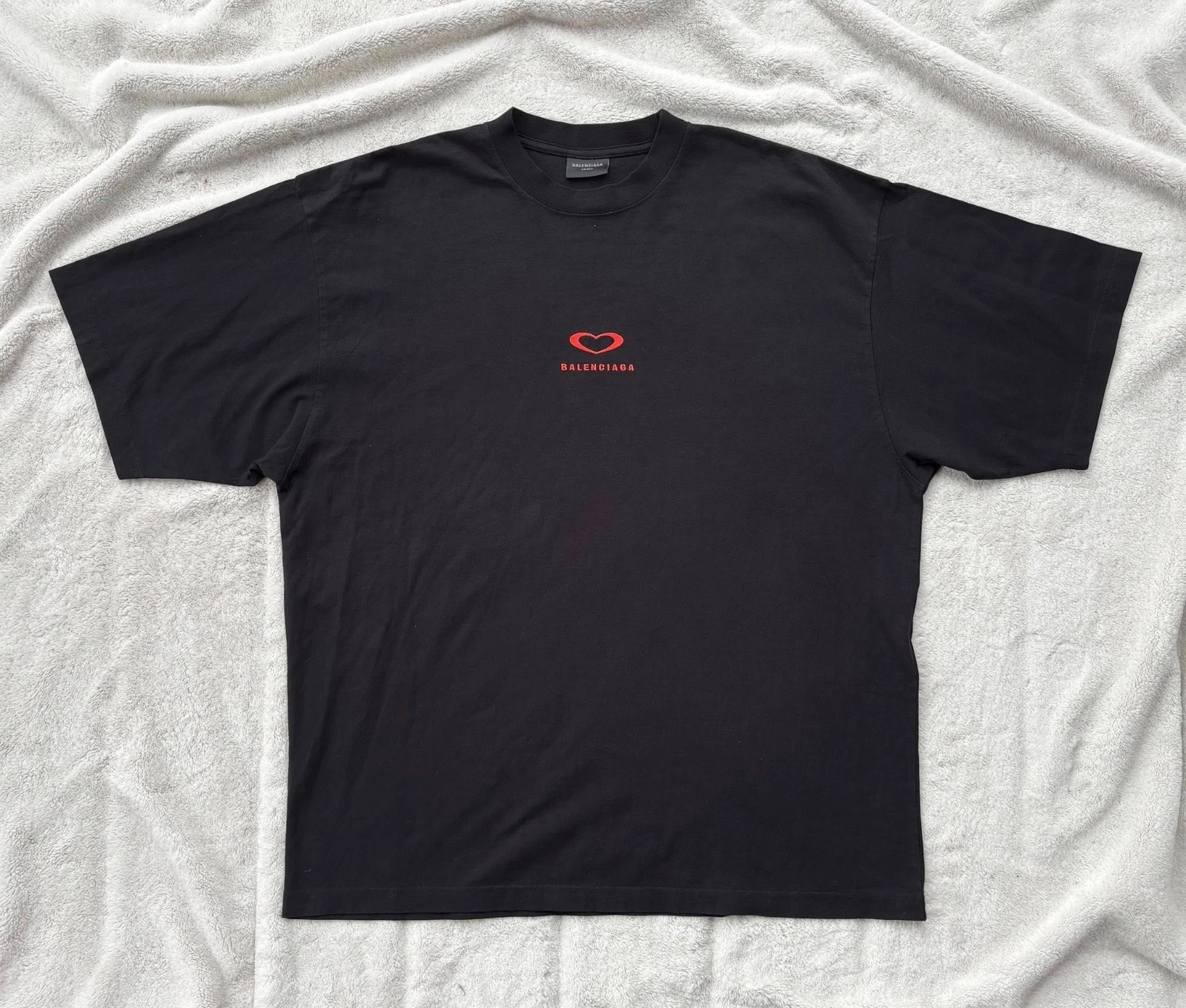 Balenciaga — Balenciaga Black & Red Sweetheart Logo Tee - Fits XL - $750 - New - Authentic