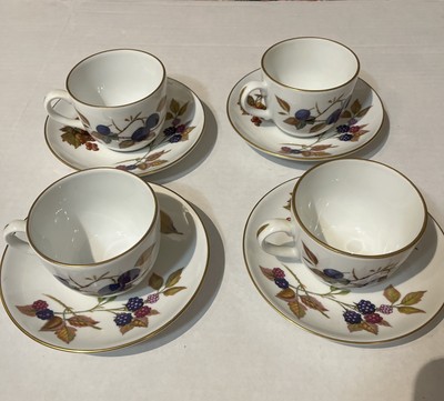 VTG Royal Worcester Evesham Gold Set Of 4  Cup & Saucer In Great Cond.-389