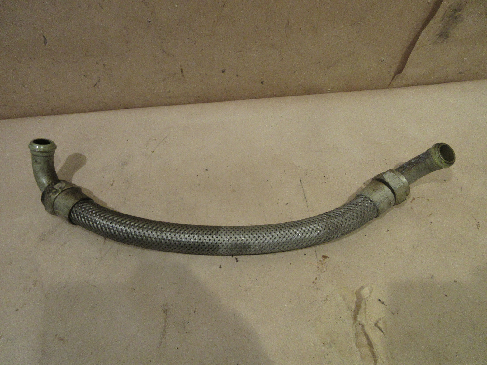 Ferrari Mondial 3.4 t - Flexible Oil Pipe From Radiator To Tank  P/N 140313