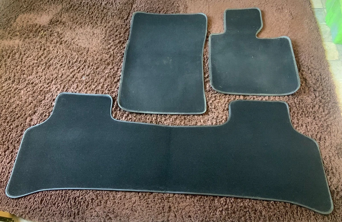 L322 2024 rubber mats