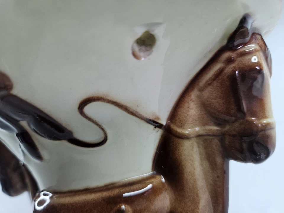 Luminária vintage anos 60 Harmony House porcelana cowboy marfim cavalo sela falha - Imagem 4 de 4