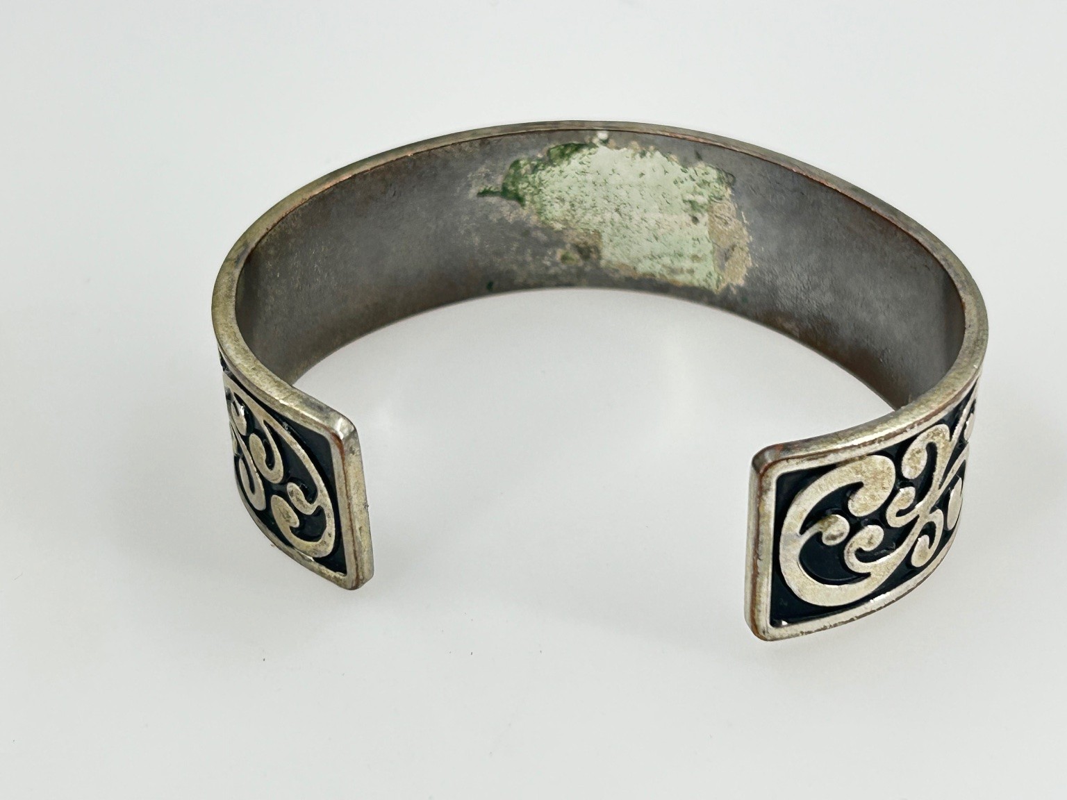 Vintage Silver Tone Scrollwork Cuff Bracelet Open… - image 3