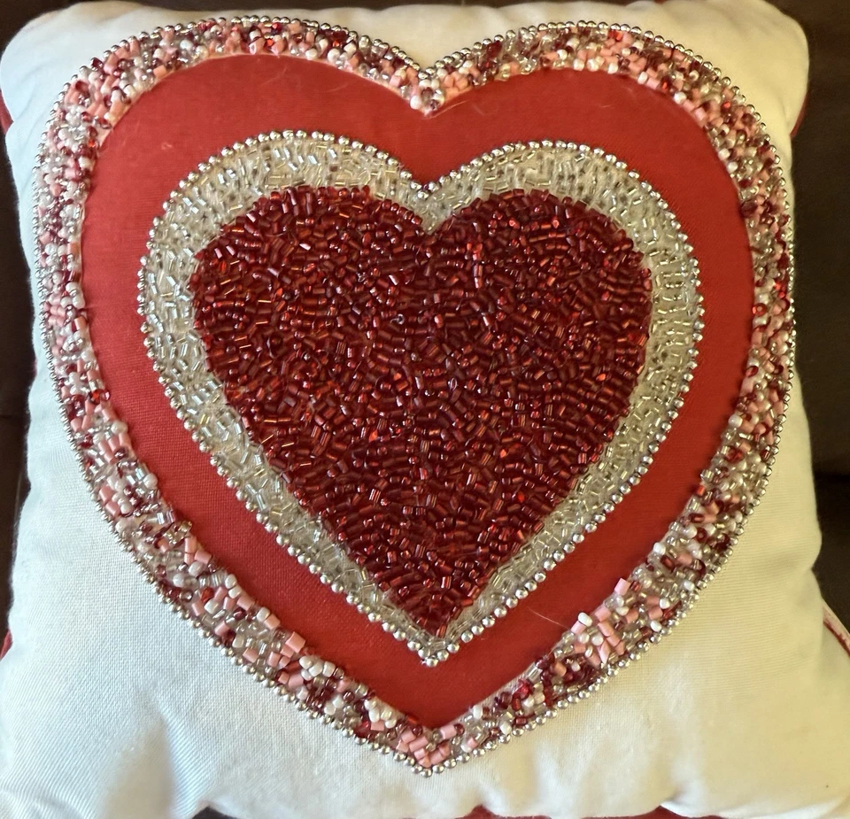 Juego de decoración de San Valentín almohadas Bella Lux y manta Nicole Miller corazón Foto 2 de 4