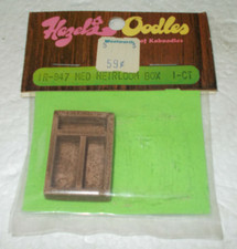 Vintage Med Heirlom Box Hazel's Oodles of Kaboodles IR-847