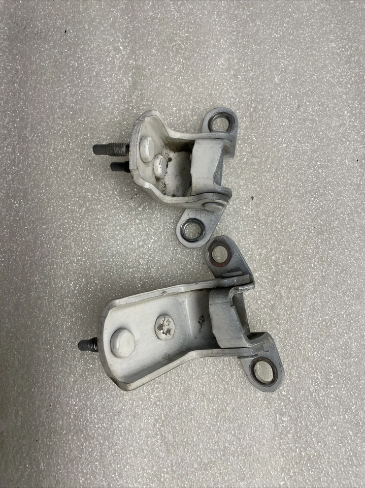 Toyota Corolla 1997 bisagra de puerta trasera derecha del lado del pasajero superior e inferior OEM Foto 3 de 4