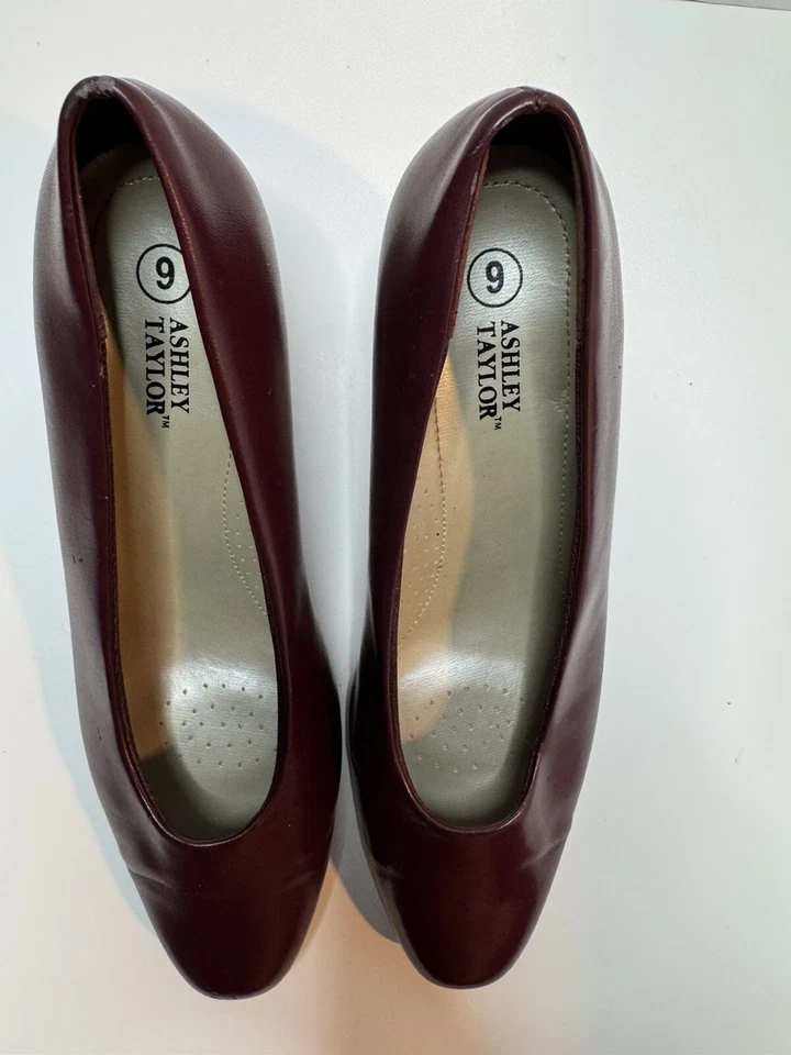 Zapatos de salón Ashley Taylor borgoña para mujer talla 9 Foto 2 de 4