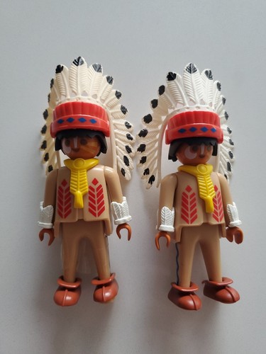 Playmobil 3395 Native American Indian Chief Figures. 1974. Great Condition.