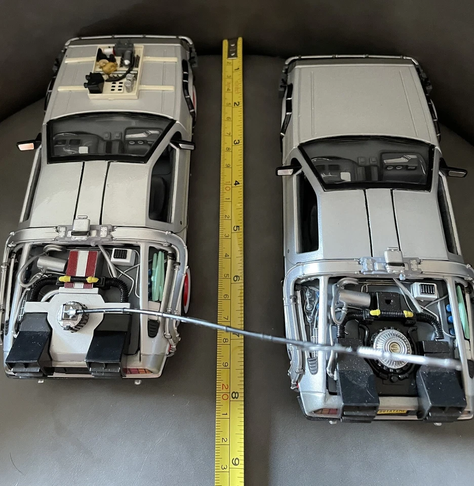 SET: Welly 1/24 DeLorean Back to the Future Car Diecast Collectibles - Image 4 of 4