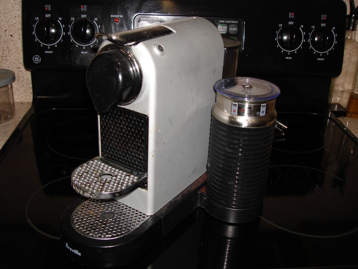 NESPRESSO CitiZ & Milk Espresso Machine by Breville in Silver