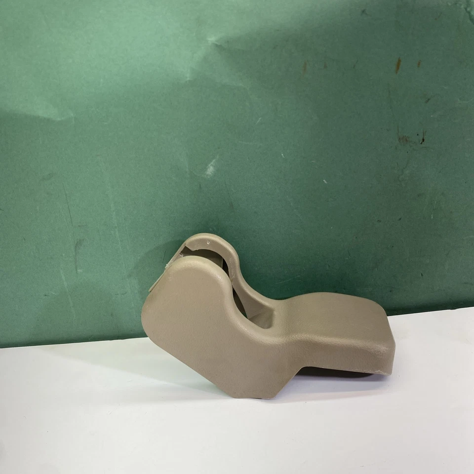 Saturn Vue 2008 2010 asiento trasero derecho pasajero asiento perno cubierta 96476960 OEM Foto 2 de 4