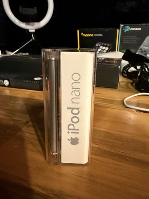 Apple iPod nano シルバー 4GB Apple iPod Nano 3rd Generation 4GB 8GB Silver A1236 MA978LL