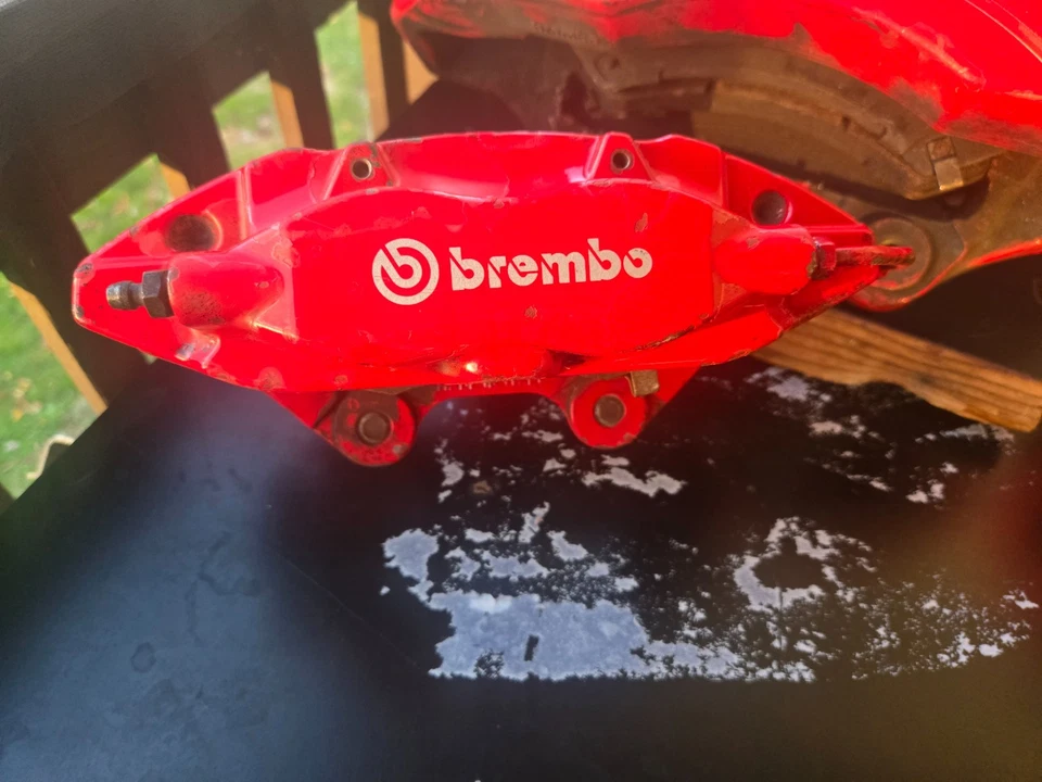 2012-2021 JEEP GRAND CHEROKEE SRT8 6.4L PINÇAS DE FREIO BREMBO ASSY COM MANGUEIRA DE FREIO - Imagem 2 de 4