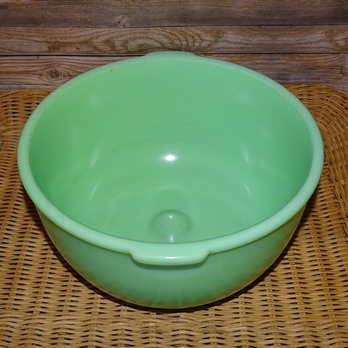 1940s Jadeite 9” Uranium Glass Electric Mixer Mixing Bowl Tab Handles Glows - Picture 5 of 12