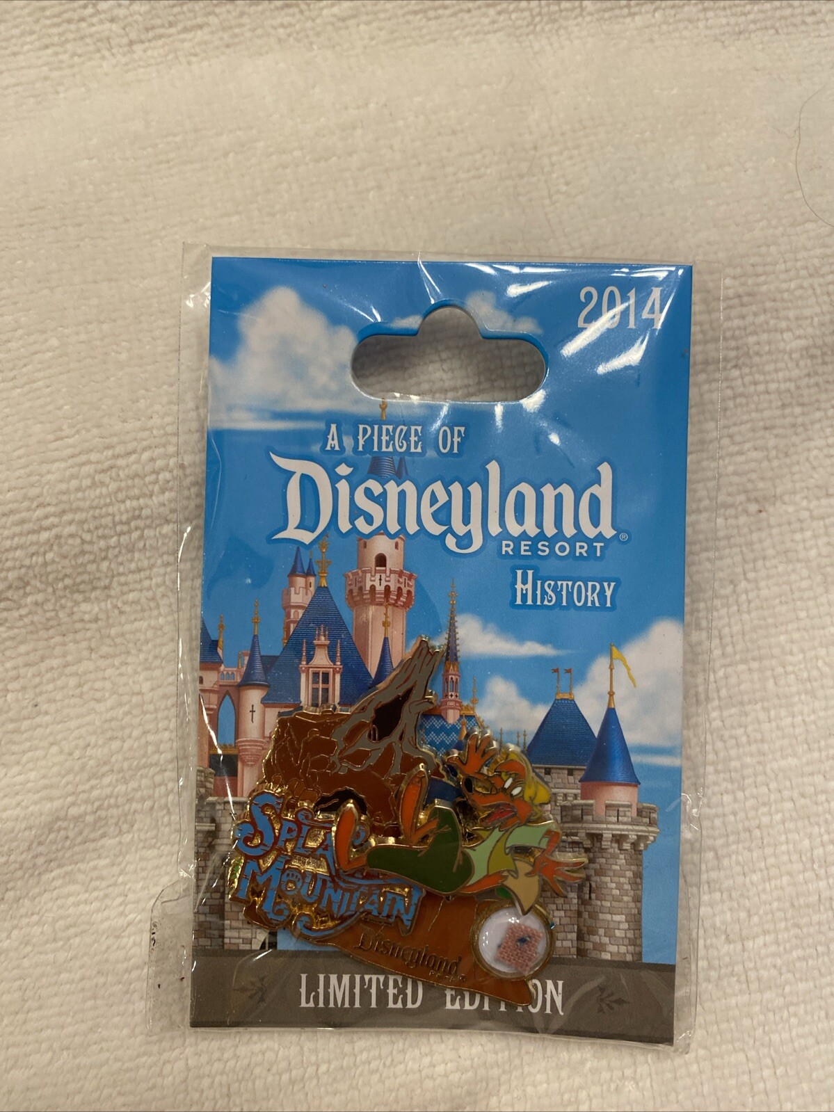 RARE 2014 DLR Piece Of Disney History Pin Splash Mountain Br'er Fox LE 1500