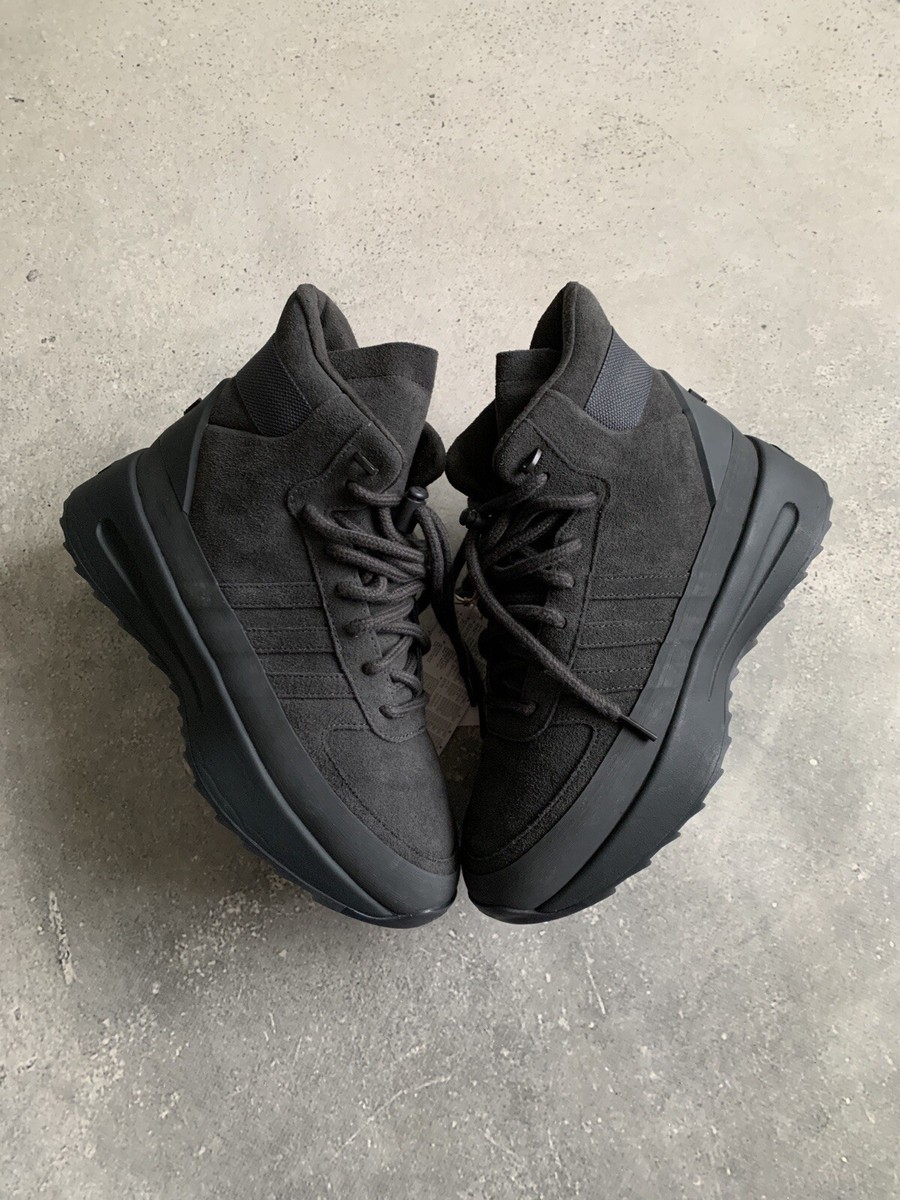 ADIDAS x FEAR OF GOD ATHLETICS LOS ANGELES HIKER SNEAKER  display picture 3