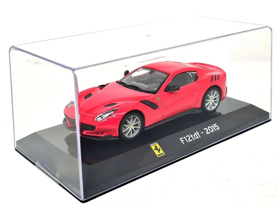 Altaya 1/43 - Ferrari F12 tdf 2015 Rosso Red Diecast Scale Model Car - Image 2 of 4