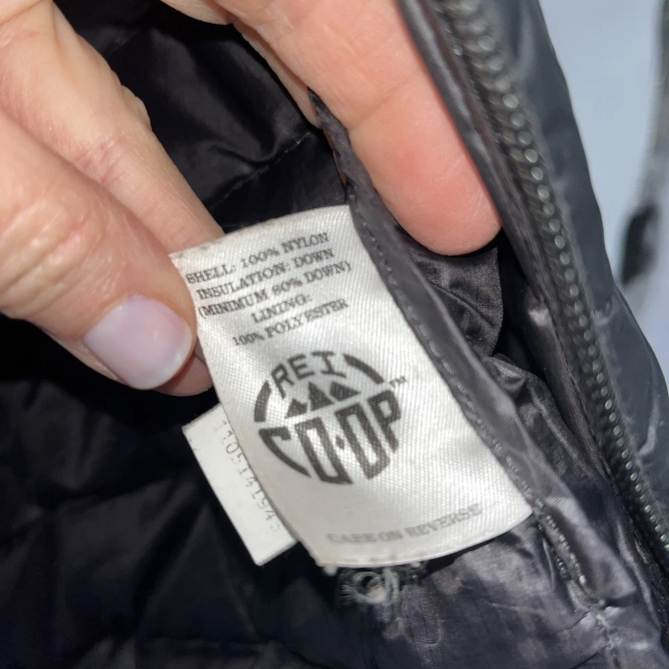 REI Co-op Down Vest Mens Small Black Puffer Insulated Packable Outdoors FLAWED - Image 3 of 4