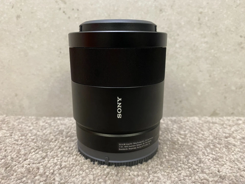 Sony Zeiss Sonnar T* FE 55mm f/1.8 ZA E Mount Full-Frame Lens - image 3 of 4