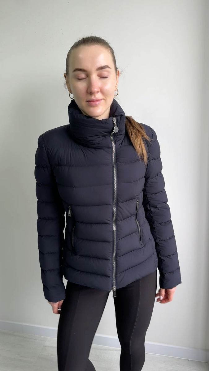 Authentic Women's MONCLER Antigone Quilted Down Puffer Jacket Navy