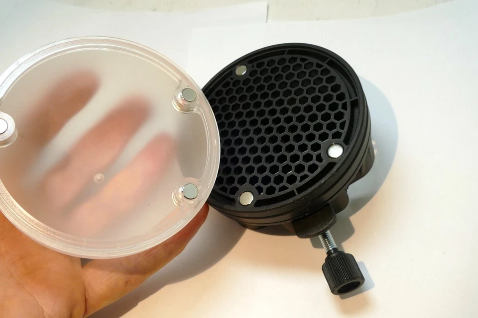 Diffuser Honeycomb Magnetic Speedlight Round Omnibounce for Godox flash V1 R2 - Image 2 of 4