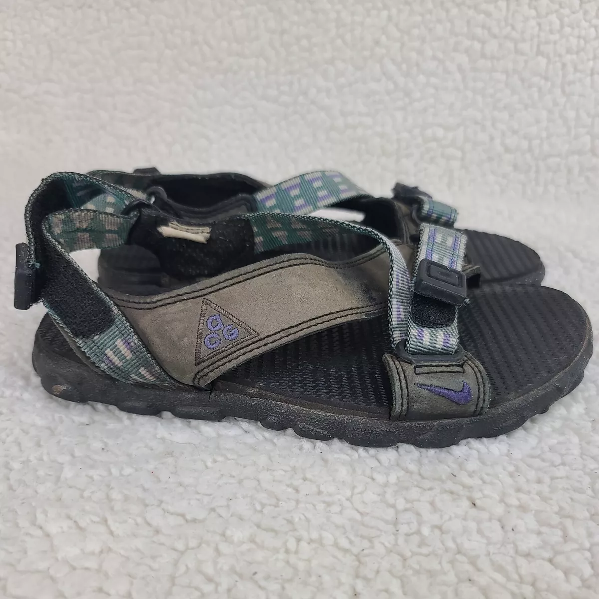 Nike sandals hotsell from the 90's