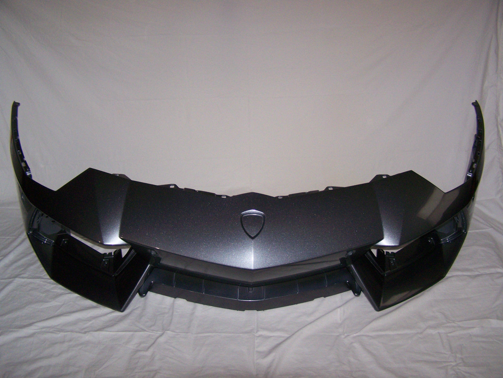 2010-2014 Lamborghini Aventador LP700 Front Bumper W Parktronic 470807103C