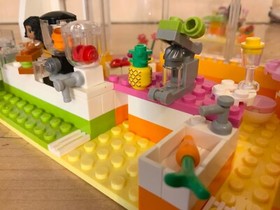 Lego Friends Heartlake Juice Bar 41035 - 100% complete! w/bonus extra minifig