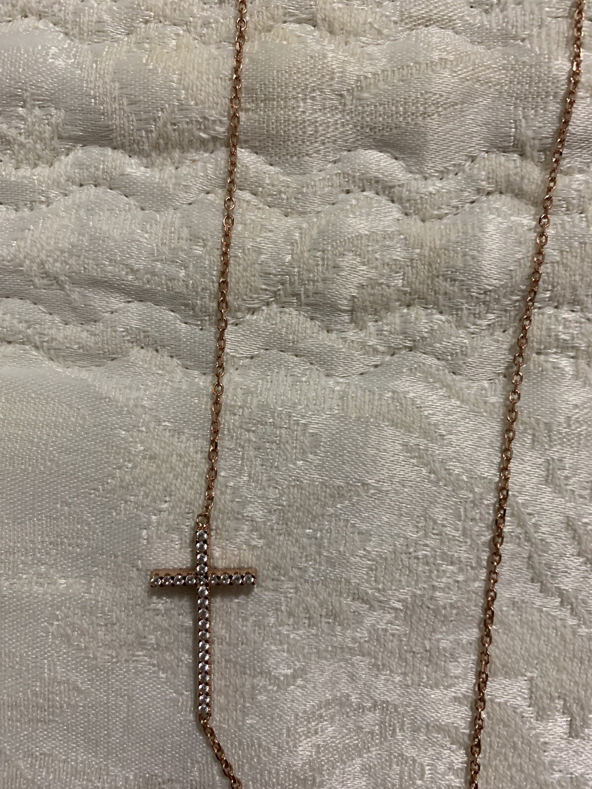 ROSE GOLD METAL CROSS NECKLACE in black/white crystal… Gem