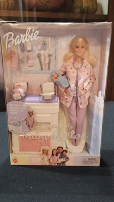 MIB 2002 Barbie Happy Family Baby Doctor Doll & Table Mattel NRFB