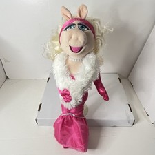 Disney Store The Muppets Miss Piggy 18" Plush Stuffed Figure Doll Toy Authentic