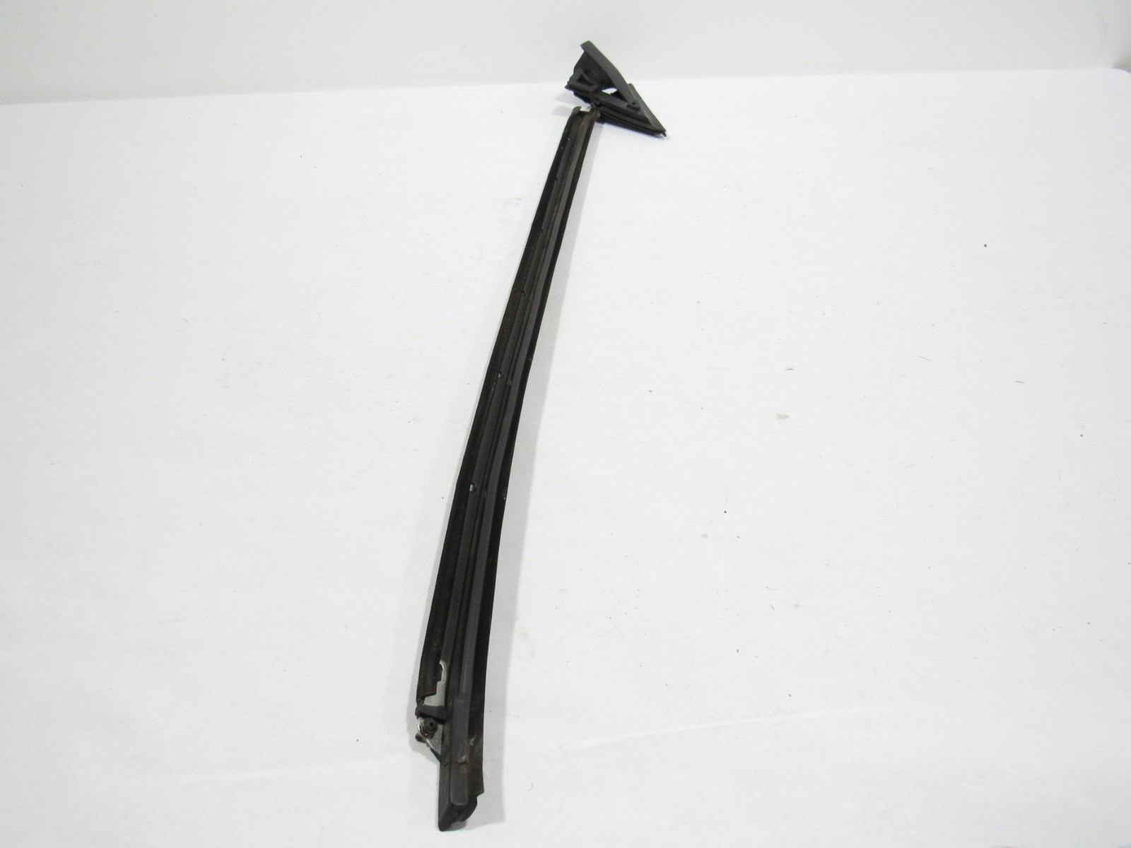 Ferrari 458 Italia 2011 Front Right Outer Window Glass Belt Gasket Seal 09-15 |Y