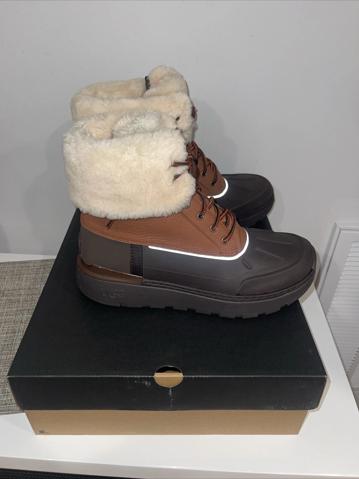 UGG CITY BUTTE BROWN LEATHER WATERPROOF SHORT SNOW BOOTS MEN’S SIZE US 12