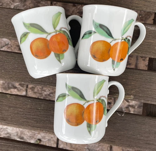 (3)Royal Worcester England Fine Porcelain Evesham Mugs Coffee Tea Peaches Grapes