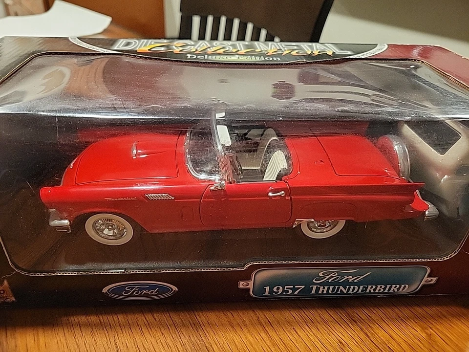 Yat Ming Road Signature Candy Red 1957 Ford Thunderbird 1:18 Deluxe Edition - Image 3 of 4