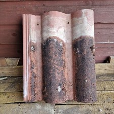 38 Reclaimed Sandtoft Bold Roll Concrete Roof Tiles In Smooth Red 