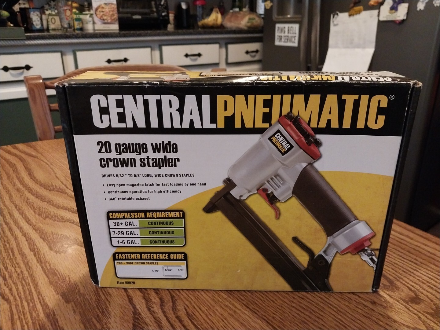 New Central Pneumatic 68029 20 Gauge Wide Crown Air Stapler holding 100