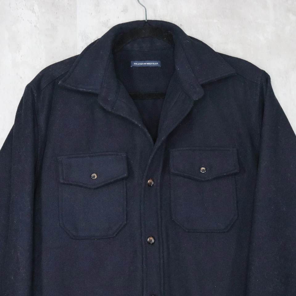 Chaqueta de lana Brandy Melville para mujer azul marino forrada de lana ver medida Foto 2 de 4