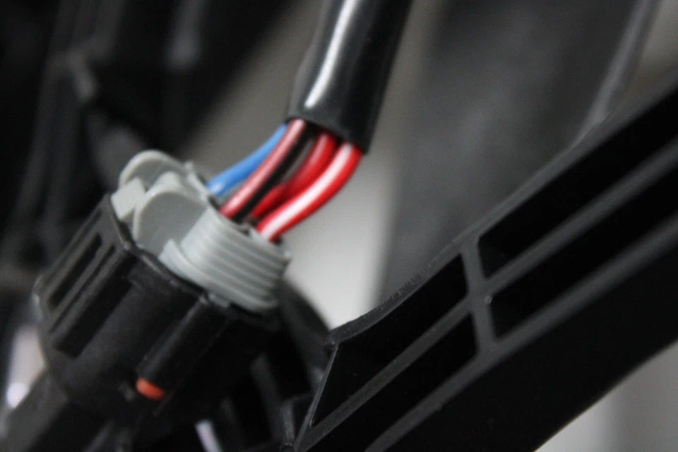 2003 2008 INFINITI FX35 RADIATOR AND CONDENSER COOLING FAN - Изображение 3 из 4