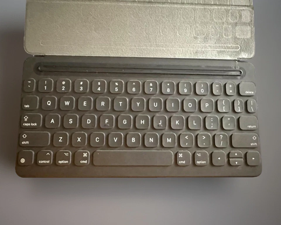 Apple A1829 Smart Keyboard Folio Case iPad 7 8 9 Pro 10.5" QWERTY - Imagem 3 de 4