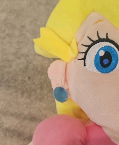 Princess Peach Plush 24 inch 2022 Super Mario Nintendo - Picture 9 of 14
