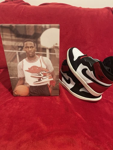 Air Jordan 1 Retro High OG "BLACK TOE REIMAGINED" 2025 UK 8 5 NUOVO CON SCATOLA