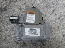Honeywell VR8204N1629 / Lochinvar VAL2939 / 100208613 Boiler Gas Valve Used