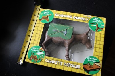 Smoking Donkey Plastic Cigarette Dispenser - 2002 - Accoutrements #10886  Free SH