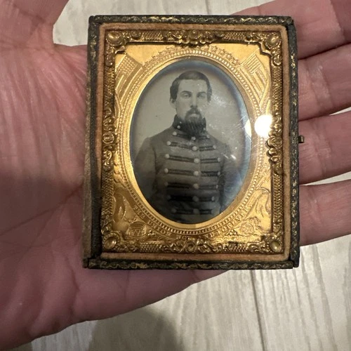 Original 1/9th plate Civil War Confederate Officer ambrotype Photo