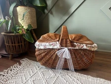Handmade Wicker Picnic Basket with Top Handle And Floral  Lining 