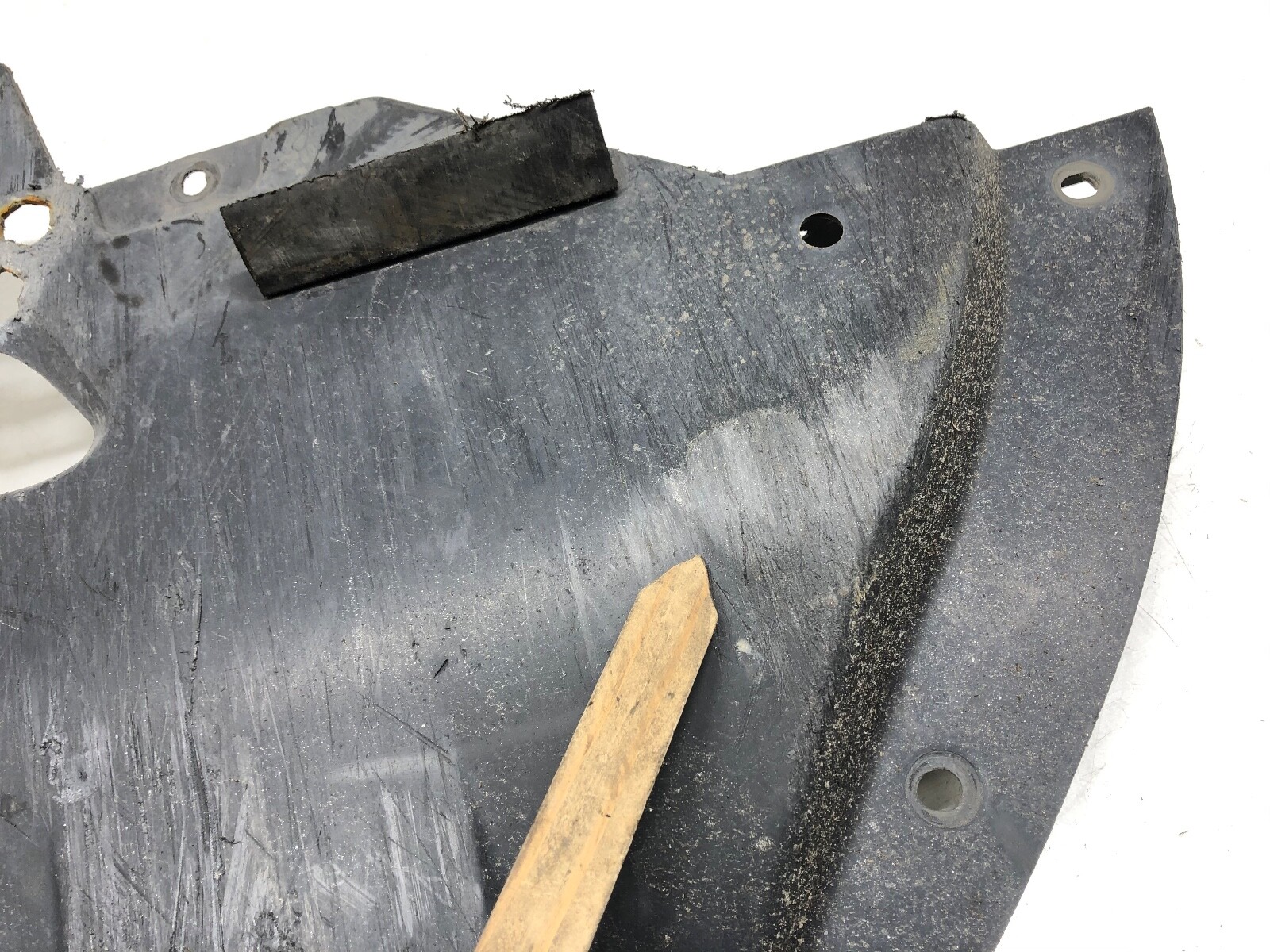 2014-2017 MASERATI GHIBLI ENGINE FORWARD SPLASH SHIELD OEM.