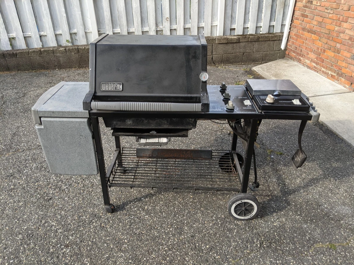 Kit avec 3 accessoires de barbecue Weber