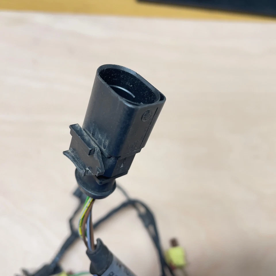 Genuíno Audi A3 8V sensor de impacto de colisão tear de fiação para-choque dianteiro (2012-2020) - Imagem 3 de 4