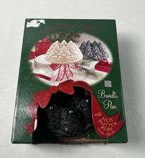 Nordic Ware Holiday Tree Bundt Cake Pan Mold ...